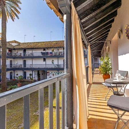 Corral Central Oasis Sevilla Bagian luar foto