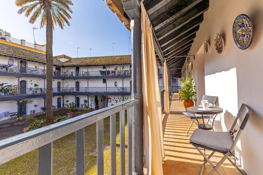 Corral Central Oasis Sevilla Bagian luar foto