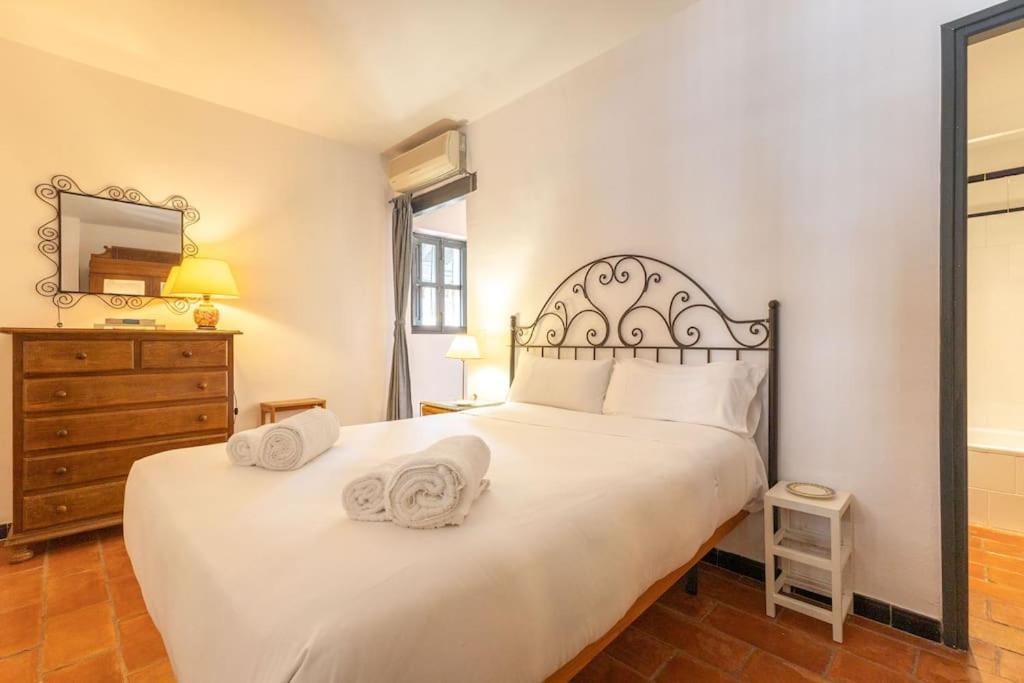Corral Central Oasis Sevilla Bagian luar foto